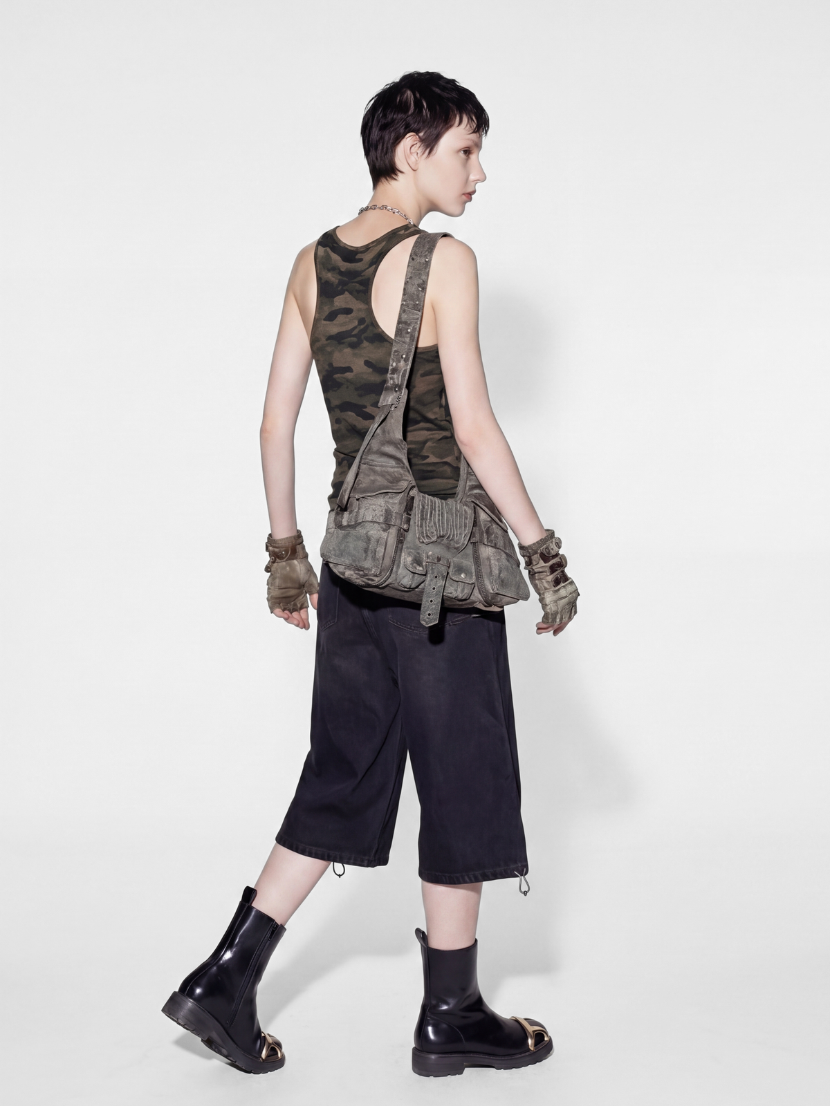 FoxTank – Damen-Trägertop mit Camo-Muster und Nieten