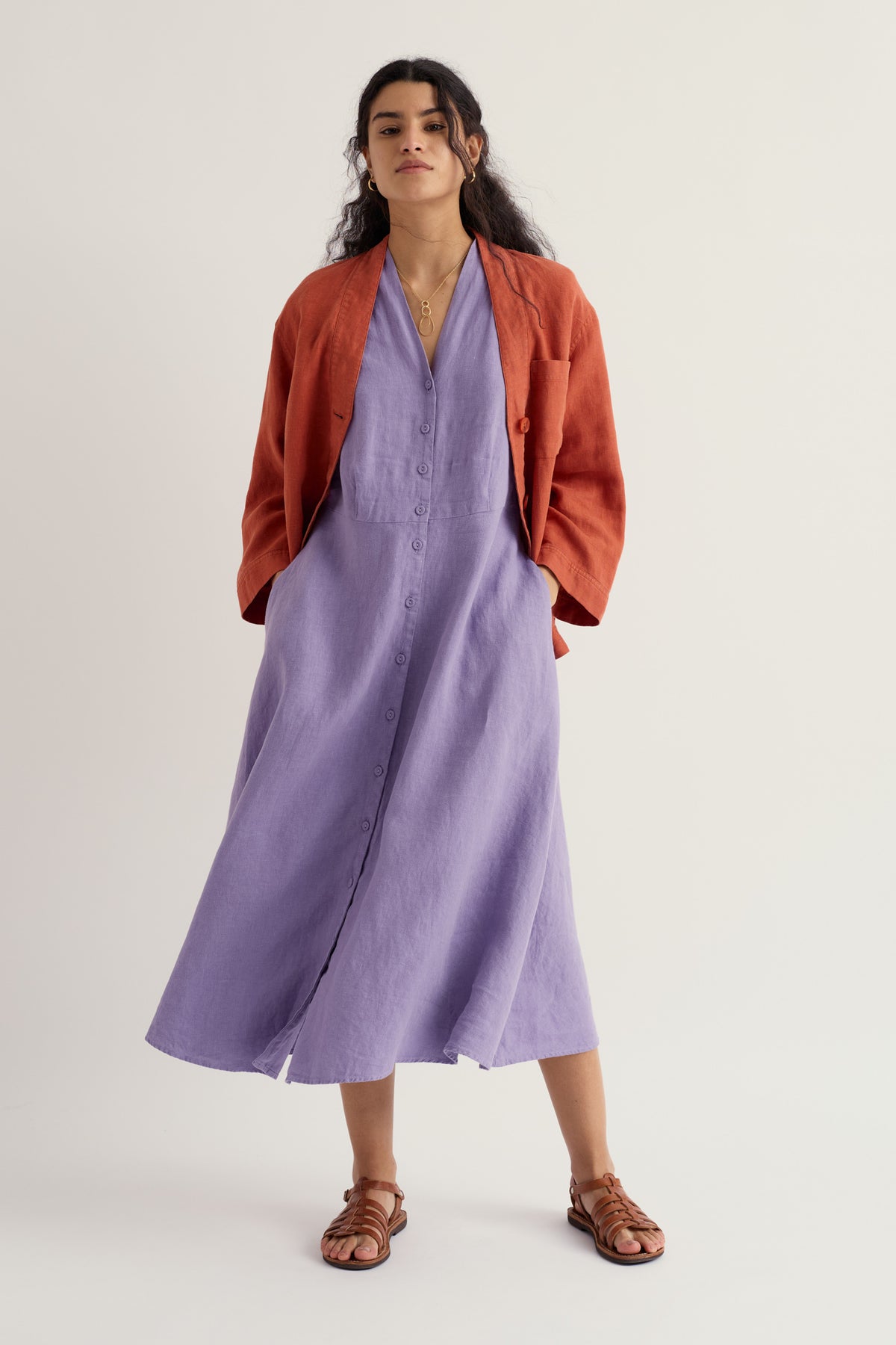 Midikleid mit Holzschnitzerei-Optik