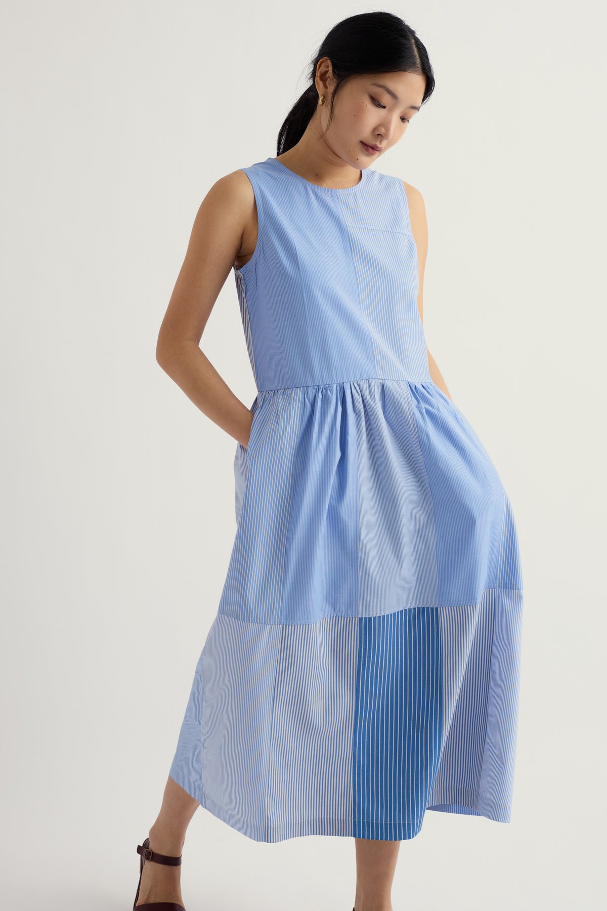 Beyond Retro ärmelloses Blusenkleid