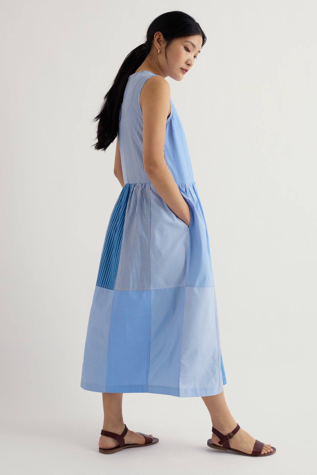 Beyond Retro ärmelloses Blusenkleid