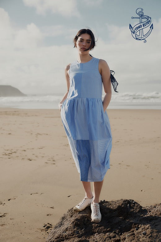 Beyond Retro ärmelloses Blusenkleid